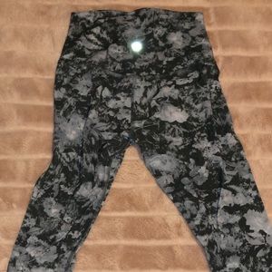 Lululemon aligns 23 inch